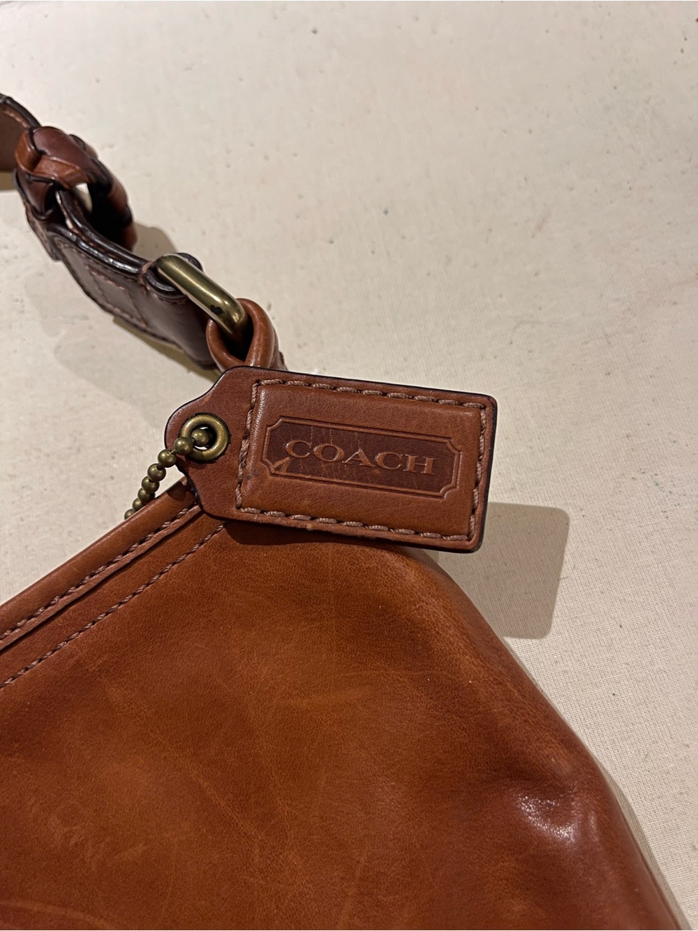 Vintage Y2K Coach Bleeker small Tan Leather Shoulder Hobo Bag with Brass Accents - Picture 3 of 12
